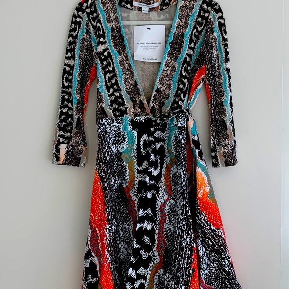 Diane Von Furstenberg Amelia Wrap Dress Size 2 - Picture 2 of 9